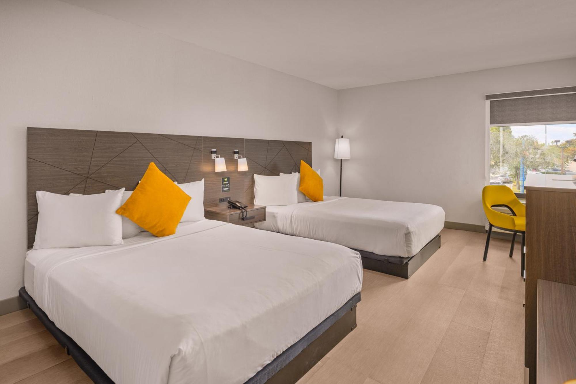 Double Room with Two Double Beds - Accessible/Non Smoking,1756427484:JPEG